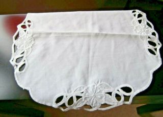 Vintage White Cotton With Embroidery & Cut Work Round Table Mat/doily 15 " Dia.