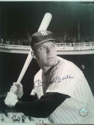 Ny Yankees Hall Of Famer Mickey Mantle Hand - Signed Autographed 8x10 Photo W/