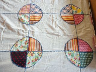 Vtg 40 ' s - 50 ' s Antique Quilt Top UNUSUAL DESIGN Hand Blanket Stitch 75 