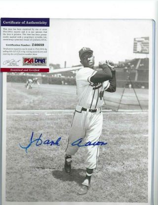 Hank Aaron Autographed Baseball Brace 8x10 B&w Photo Milwaukee Braves Psa