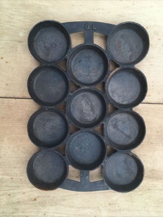 Antique Vintage,  Cast Iron No 2 Gem Pan (waterman Style) W/ Sprue Mark,  B 0