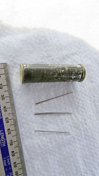 Vintage Jahnckes Metal Embroidery Needle Dispenser And 4 Fine Double Eye Needles