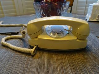 Vintage Western Electric At&t Bell Rotary Dial Tan Retro Phone