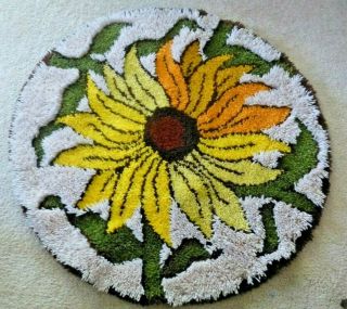 Vintage Finished Latch Hook Rug Round 38 " Flower Wall Hanging Or Floor