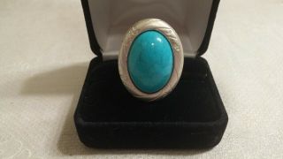 Vintage Textured Silvertone Metal Faux Turquoise Cabochon Oval Ring Size 6 Adj