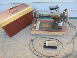 Vintage 1904 Singer Sewing Machine Model 27 Serial B87247 Fitted W/motor & Light