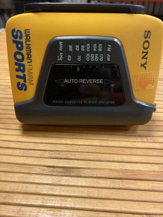 Sony Walkman Sports Am/fm Radio Cassette Player Wm - Af59 Vintage Yellow