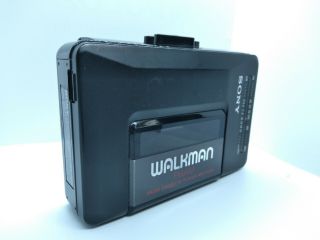 Vintage Sony Walkman Portable Am/fm Radio Cassette Player Wm - F2015
