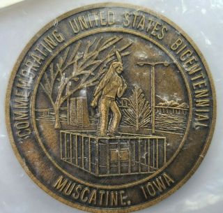 Vintage 1776 - 1876 Bronze Liberty Bell Token Centennial Muscatine,  Iowa - 3
