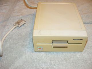 Vintage Apple Unidisk 5.  25 " Floppy Disk Drive A9m0104 Power Up