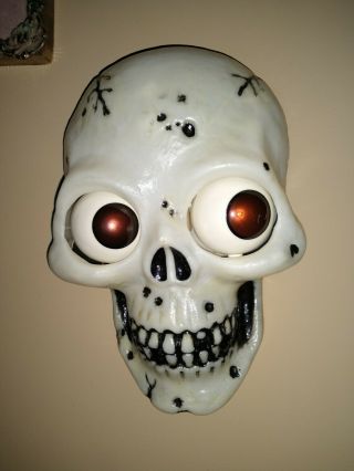 Vintage Play Motions Talking Skull Plaque Animatronic Motion Activated