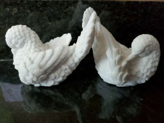Vintage White Lovebirds Doves Figurines Pair Set.  Sculptor A.  Santini Italy