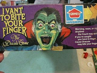 I Vant to Bite Your Finger Vintage HASBRO DRACULA Board Game Incomplete 2