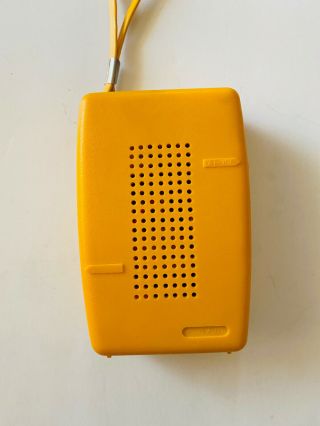 Vintage,  60 ' s Nobility Solid State Transistor Radio - Great Color 2