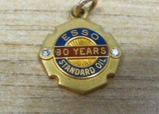Vintage 14k Gold 2diamonds 30yr Service Award Esso Oil&gas Petroleum Pin 2.  4gram