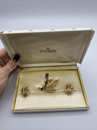 Vintage Crown Trifari Textured Leaf Clip Earrings And Brooch Pin