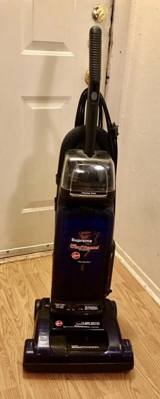 Vintage Hoover Wind Tunnel Vacuum Upright.  In