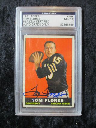Tom Flores Oakland Raiders Signed 1961 Topps 186 Psa/dna Auto Grde 9 191