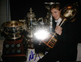 Wayne Gretzky Signed Mvp Stanley Cup 8x10 W/proof W/coa Edmonton Oilers L.  A.  Kin
