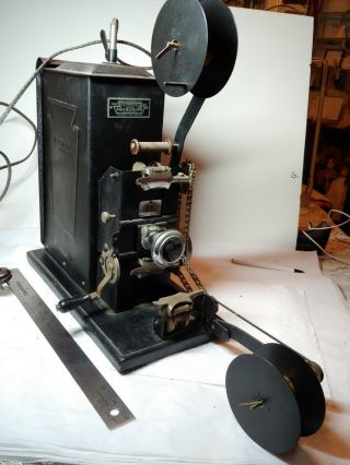 Antique 35 Mm Hand Crank Keystone Chain Drive Movie Projector Model 147w
