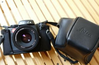 Leica R4 Mot Electronic Kit With Summicron 2/50mm E55 Rom