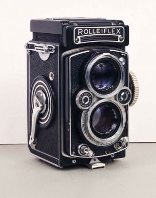 Vintage Rolleiflex 3.  5e Tlr Film Camera With Xenotar Lens