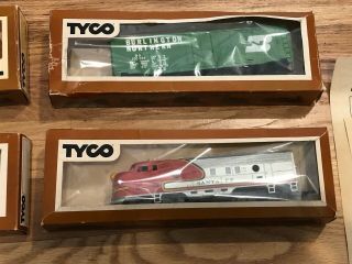 Vintage Tyco HO Scale Electric Train Set “The Diesel Freight” No.  7302 2