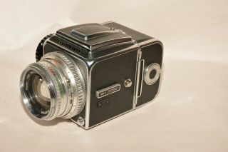 HASSELBLAD 500C WITH WL FINDER,  12 BACK AND CARL ZEISS PLANAR 80mm,  f2.  8 LENS 2