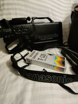 Panasonic Omnimovie Vhs Hq Afx6 With Carrying Case,  Battery,  T - 120 Video Cass.