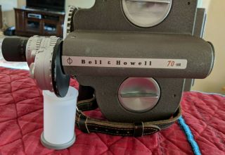 Vintage Bell & Howell 70hr 16 Mm Camera W / 2 Lens - Kern - Paillard & Angenieux