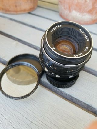 Vintage Pentacon 1.  5 50 Auto Camera Lens Screw On Mount