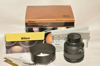 Nikon Nikkor Af 85mm,  F1.  4d If Lens W/shade,  Caps,  Paperwork & Box.