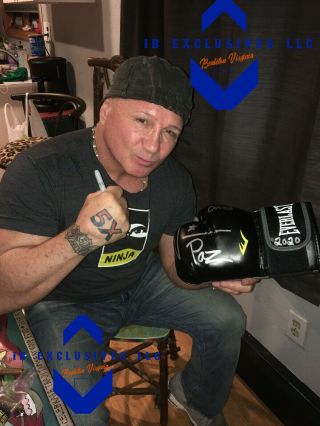 Vinny Paz Pazienza Signed Black Everlast Boxing Glove Insc 5x World Champ Auto
