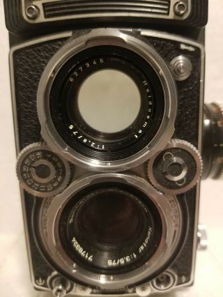 Rolleiflex 3.  5 E2 camera with Xenotar 75mm 3.  5 lens 3