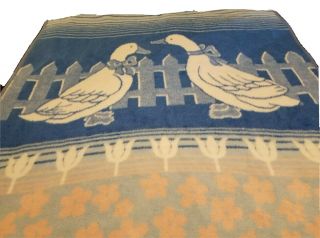 Vintage Reversible Acrylic Throw Blanket Clouds,  Ducks Mora Son De Abrigo/Spain 2