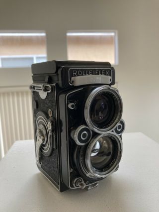 Rolleiflex 2.  8f 12/24 Tlr Camera Planar Lens