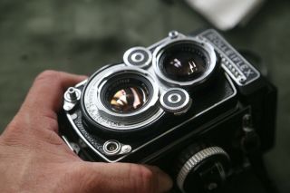 Rolleiflex 3.  5f Tlr Camera.