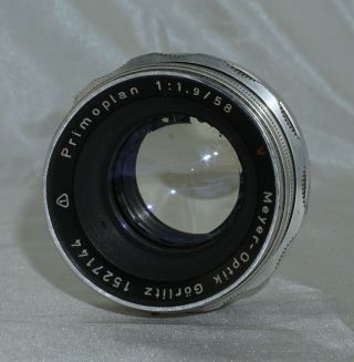 Meyer Optik Gorlitz Primoplan F1.  9 58mm Red V M42 Screwmount Lens