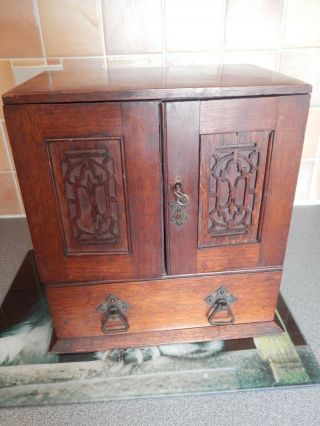 Interesting 3 Drawer Small Cabinet With Carved Panels Antiquer / Vintage