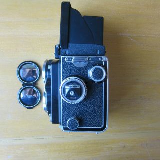 Rolleiflex 2.  8E film camera with Zeiss 80mm f2.  8 Planar Lens,  Serial No.  1640449 2