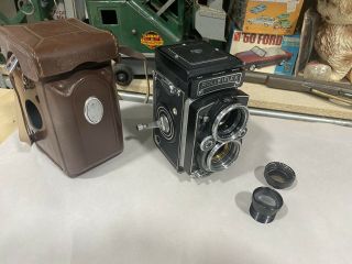 In Case Xenotar 80mm 2,  8 E Rolleiflex Camera