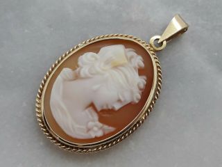 Vintage 1979 Solid 9ct Yellow Gold Carved Shell Cameo Pendant - 3.  4g - Not Scrap