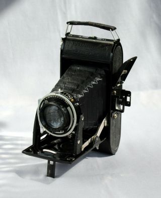 Voigtlander Bessa Folding Camera / Skopar 1:3.  5 F = 10.  5cm Lens Minty