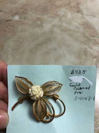 Pin Brooch Vintage Carved White Coral Flower Leaves Women Jewelry Pin Gold Color