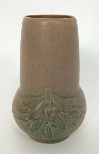 Vintage 1920’s Nelson Mccoy Pottery Vase Leaves & Berries 8”