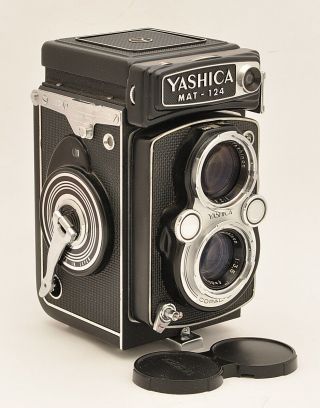 Extremely Yashica Mat - 124 Twin Lens Reflex As - Is