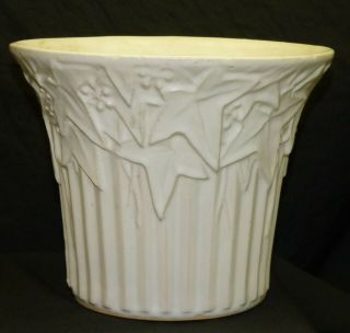 Vintage 1940s Mccoy Matte White Ivy Leaves & Berries Flower Pot Made In Usa