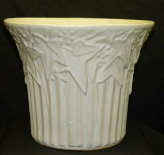 Vintage 1940s McCoy Matte White Ivy Leaves & Berries Flower Pot Made in USA 3