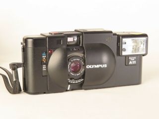 Olympus Xa Vintage Rangefinder 35 Mm Camera Zuiko 2.  8 Case And Leather Belt Case