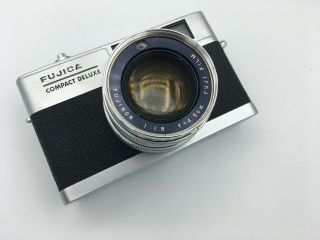 Fujica Compact Deluxe 35mm Rangefinder Camera,  45mm f/1.  8 Fujinon lens w/ case 3